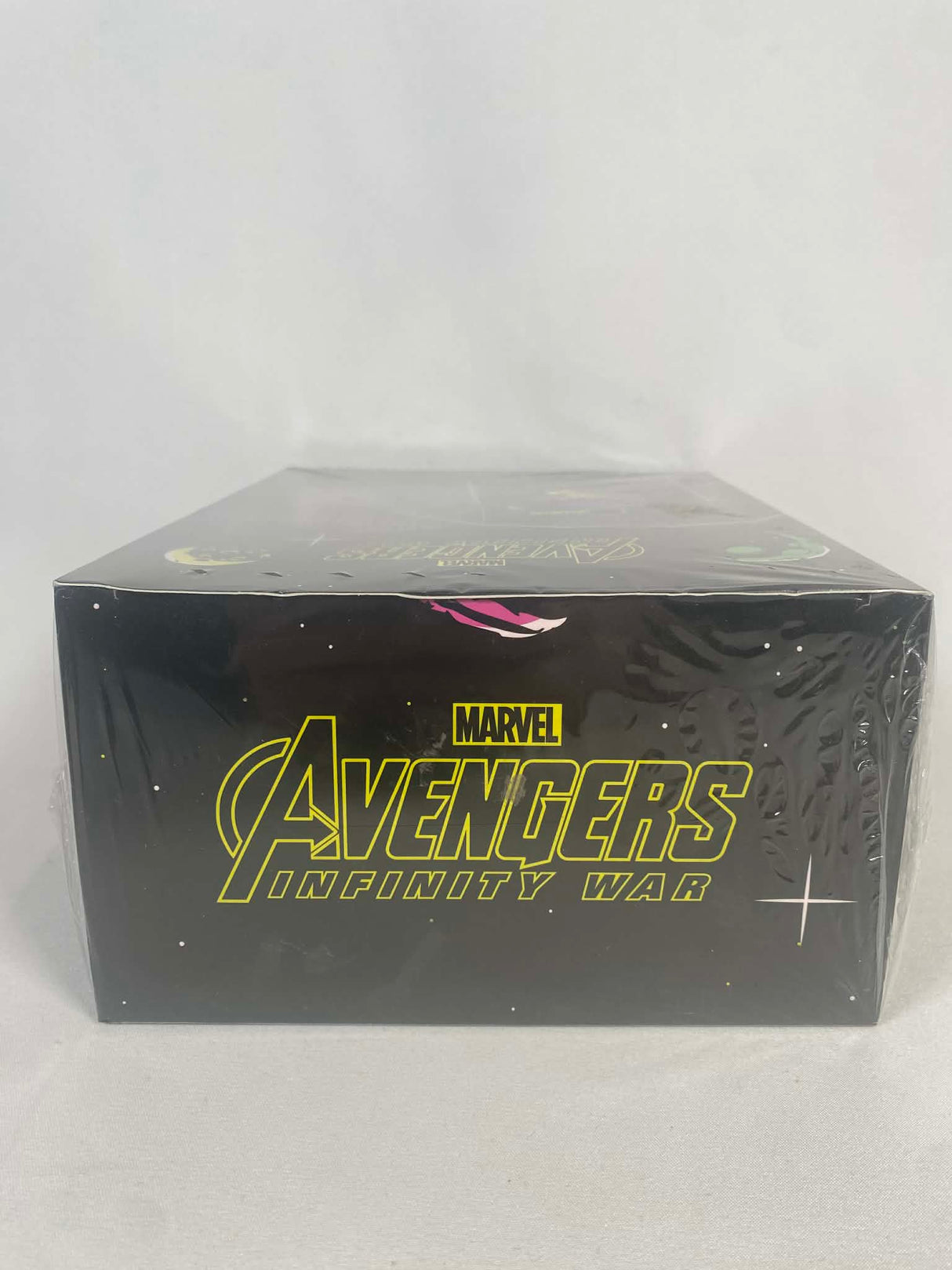 Marvel Avengers Infinity War Thanos Funko Pop! Vinyl Figure & T-Shirt (Medium) Set