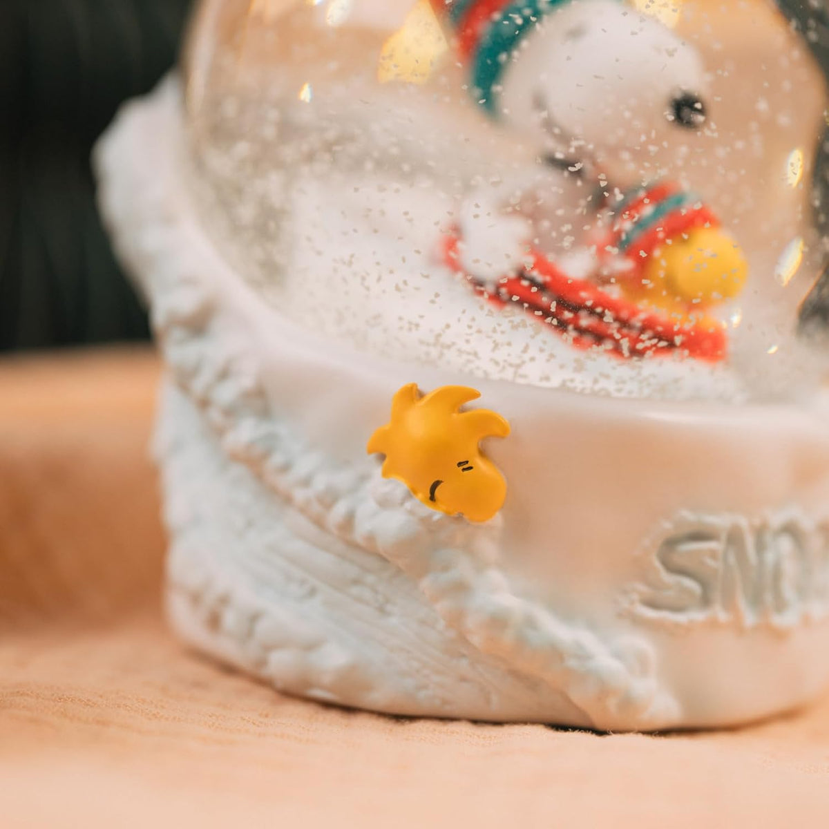 Peanuts Snoopy Snow Globe