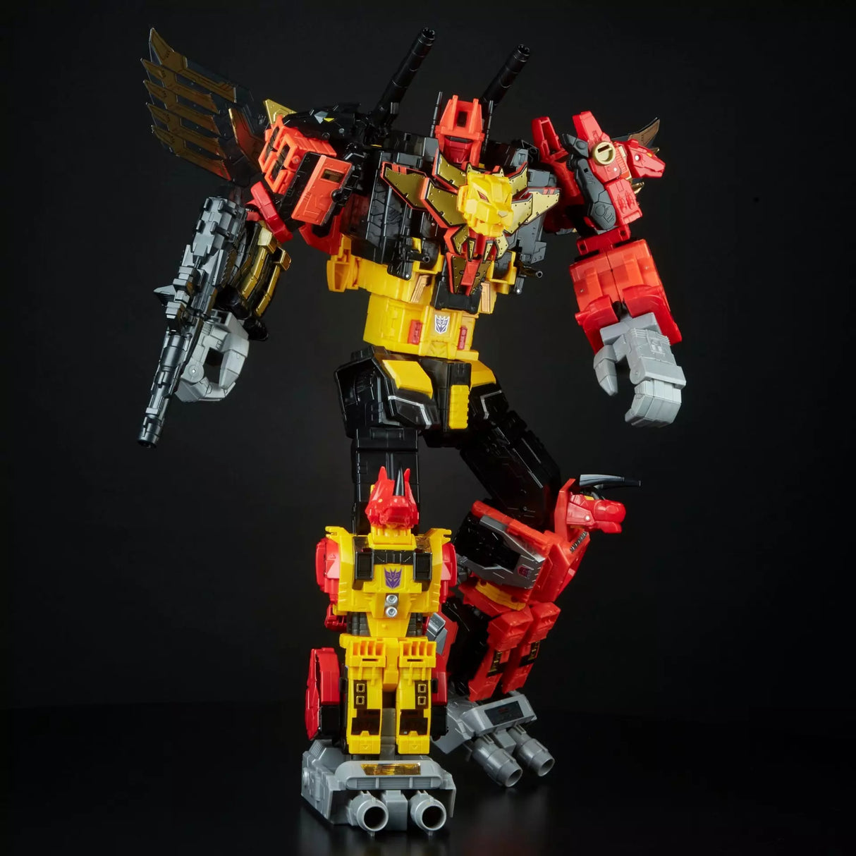 Transformers Power of the Primes Predaking Titan Class Combiner Action Figure Set
