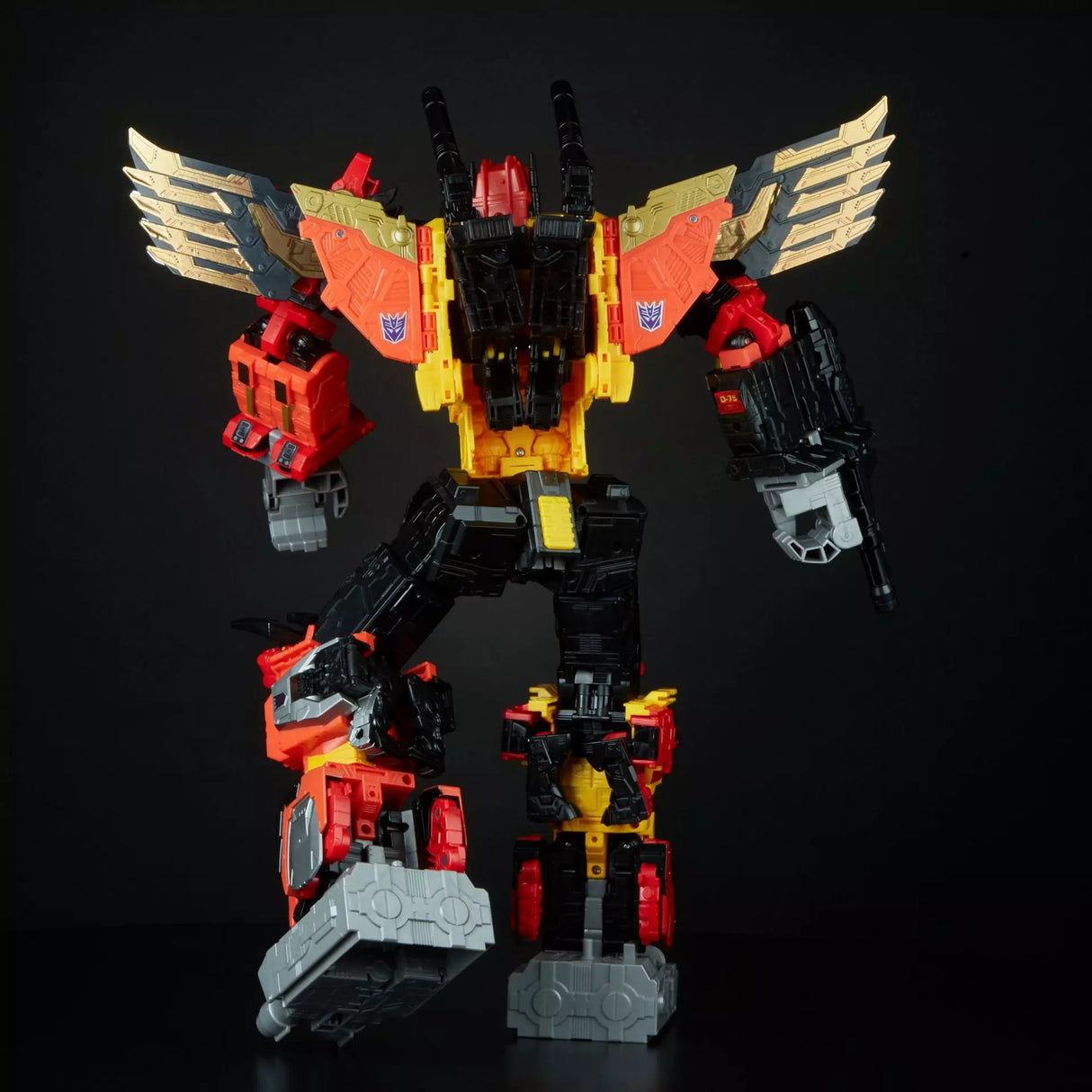 Transformers Power of the Primes Predaking Titan Class Combiner Action Figure Set