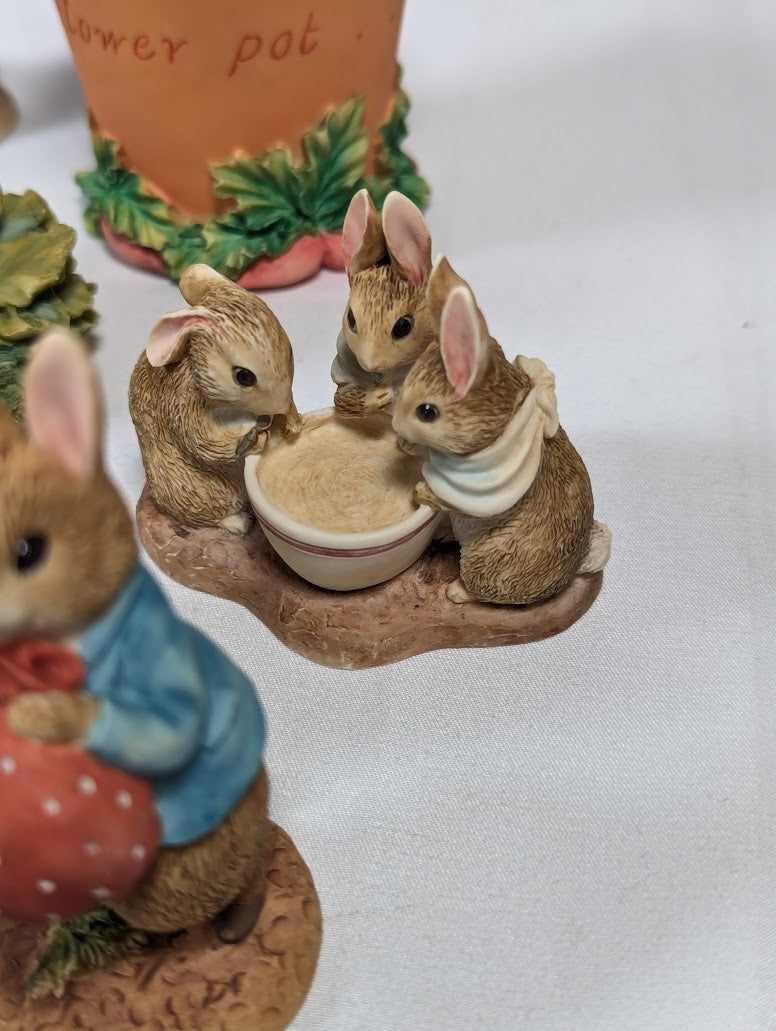 The World of Beatrix Potter Peter Rabbit Border Fine Arts Studio Set of 24 Ornaments