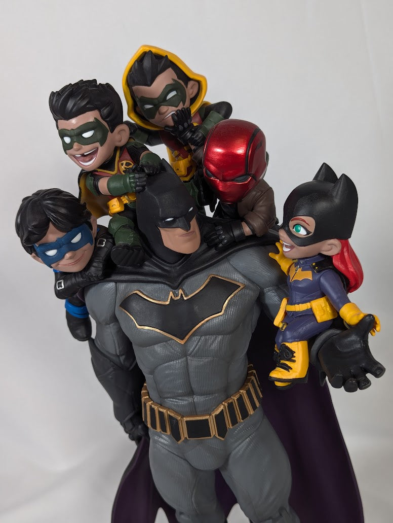 DC Comics Batman Family Q-Master Diorama Statue