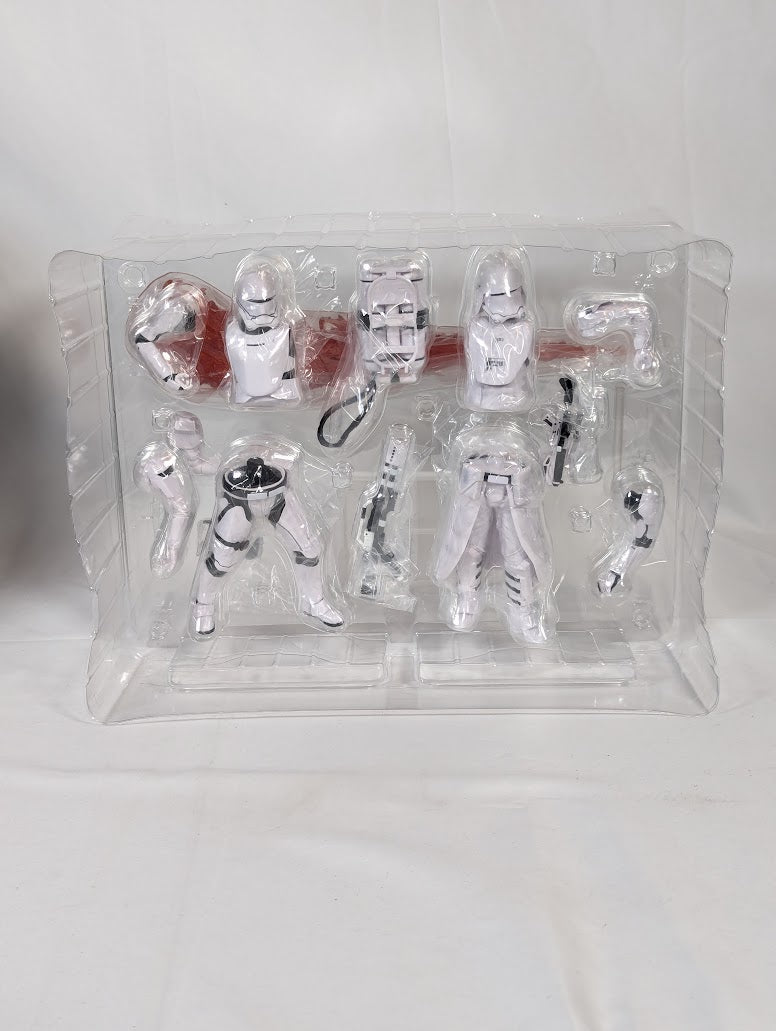 Star Wars First Order Snowtrooper & First Order Flametrooper ArtFX 1/10 Scale Model Kit