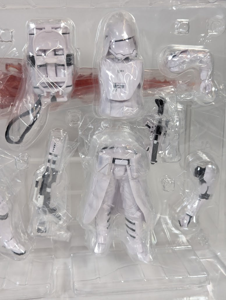 Star Wars First Order Snowtrooper & First Order Flametrooper ArtFX 1/10 Scale Model Kit
