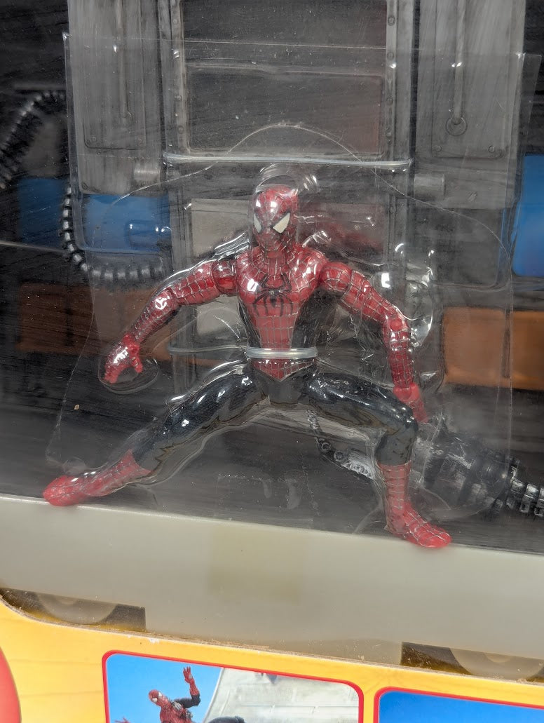 Spider-Man 2 Train Battle Playset 2004 ToyBiz Action Figure