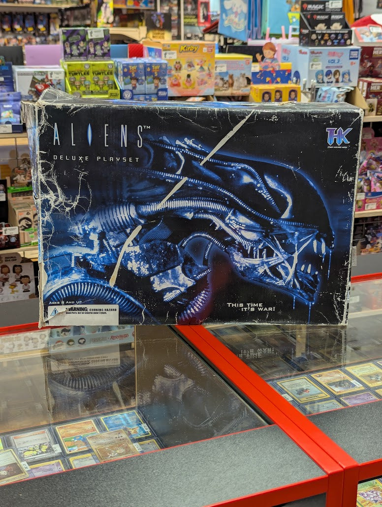 Aliens Deluxe Playset Tree House Kids 2004