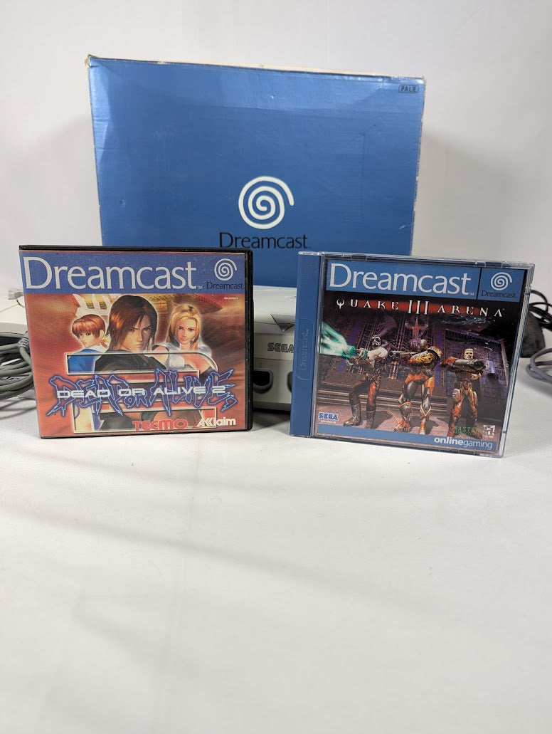 SEGA Dreamcast Console With Box, 2 Controllers, 2 VMUs, Cables, Dreamkey & 2 Games
