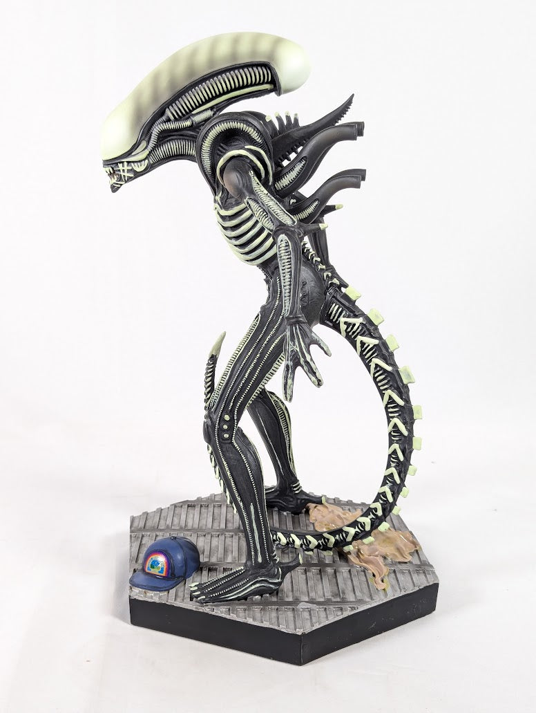 Alien Xenomorph Glow in the Dark Shop Exclusive Variant #2 Eaglemoss Hero Collector Mega Statue Limited Edition 019/200
