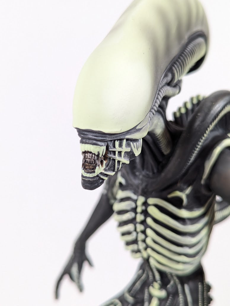Alien Xenomorph Glow in the Dark Shop Exclusive Variant #2 Eaglemoss Hero Collector Mega Statue Limited Edition 019/200