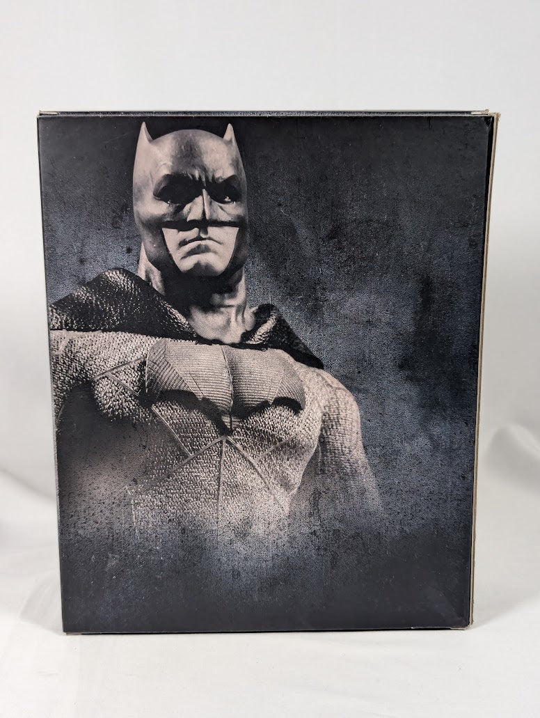 Batman V Superman Dawn of Justice Batman One:12 Collective Mezco Toyz 2016 Action Figure