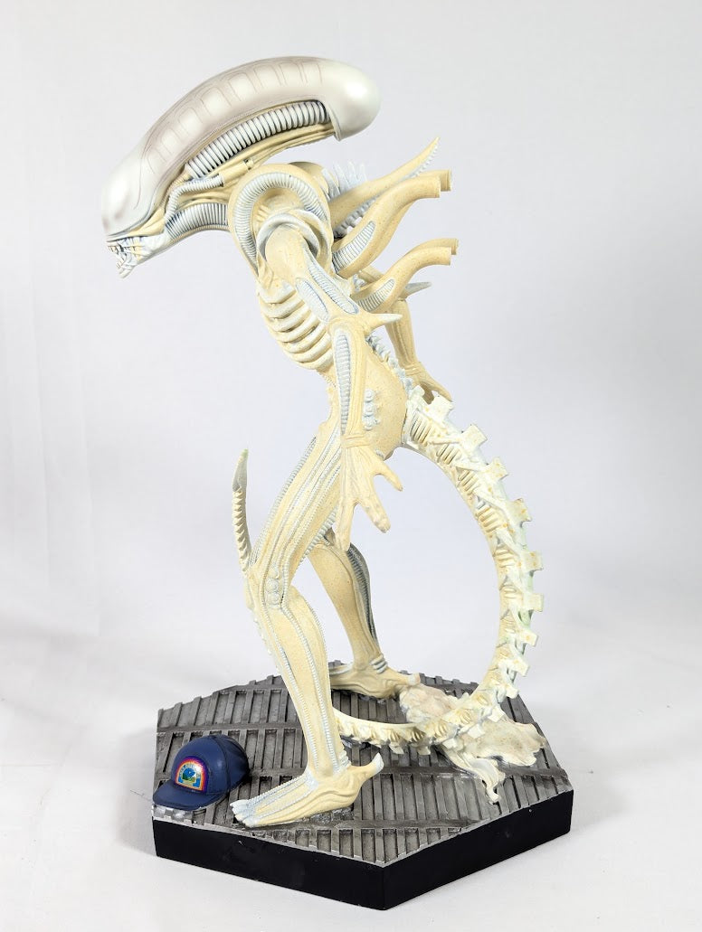 Alien Xenomorph Glow in the Dark Comic Con Exclusive Variant #1 Eaglemoss Hero Collector Mega Statue Limited Edition 157/200