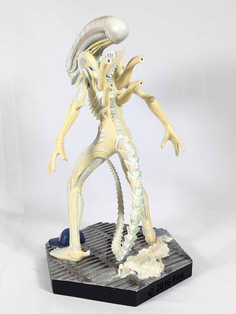 Alien Xenomorph Glow in the Dark Comic Con Exclusive Variant #1 Eaglemoss Hero Collector Mega Statue Limited Edition 157/200