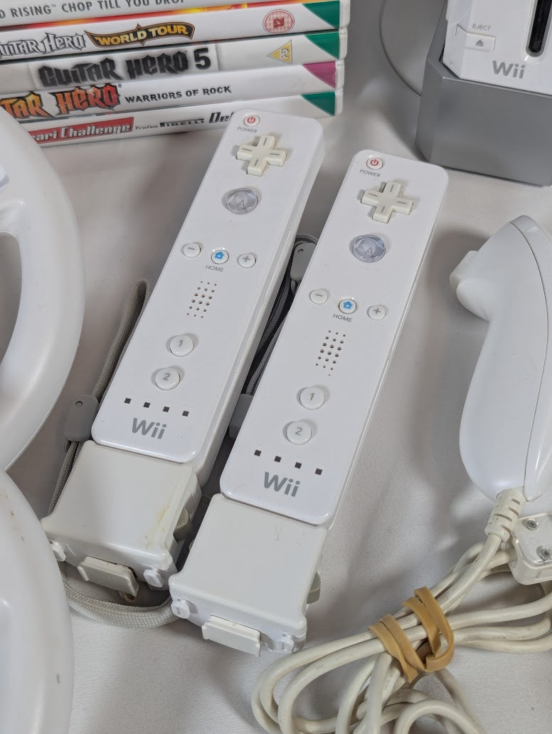 Nintendo Wii Console Bundle With 8 Games & Accessories (No Box)