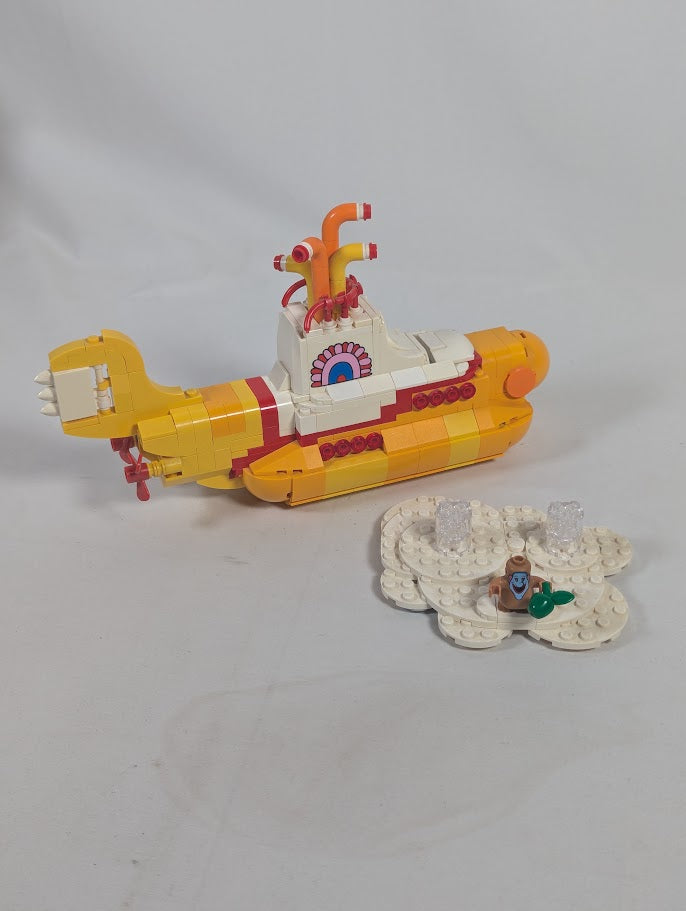 LEGO Ideas The Beatles Yellow Submarine Set 21306