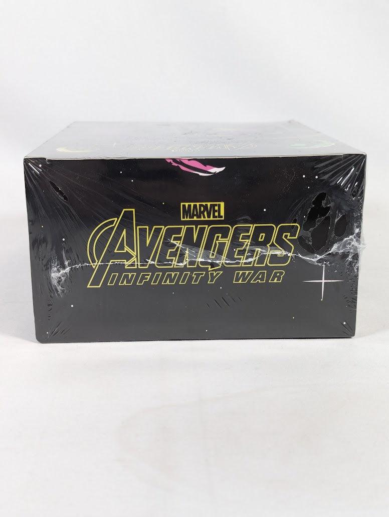 Marvel Avengers Infinity War Thanos Funko Pop! T-Shirt (Small) & Vinyl Figure