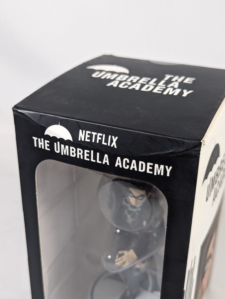 The Umbrella Academy Number Five 2020 Dark Horse Deluxe Figure