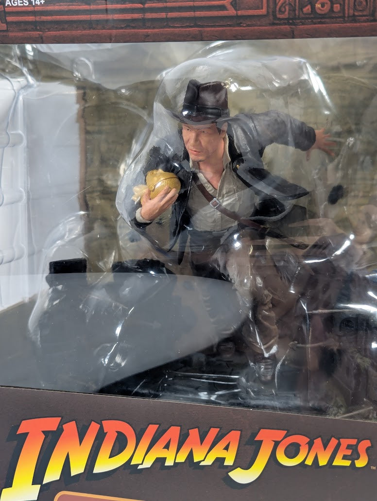 Indiana Jones Temple Escape Diamond Select Gallery Diorama PVC Statue