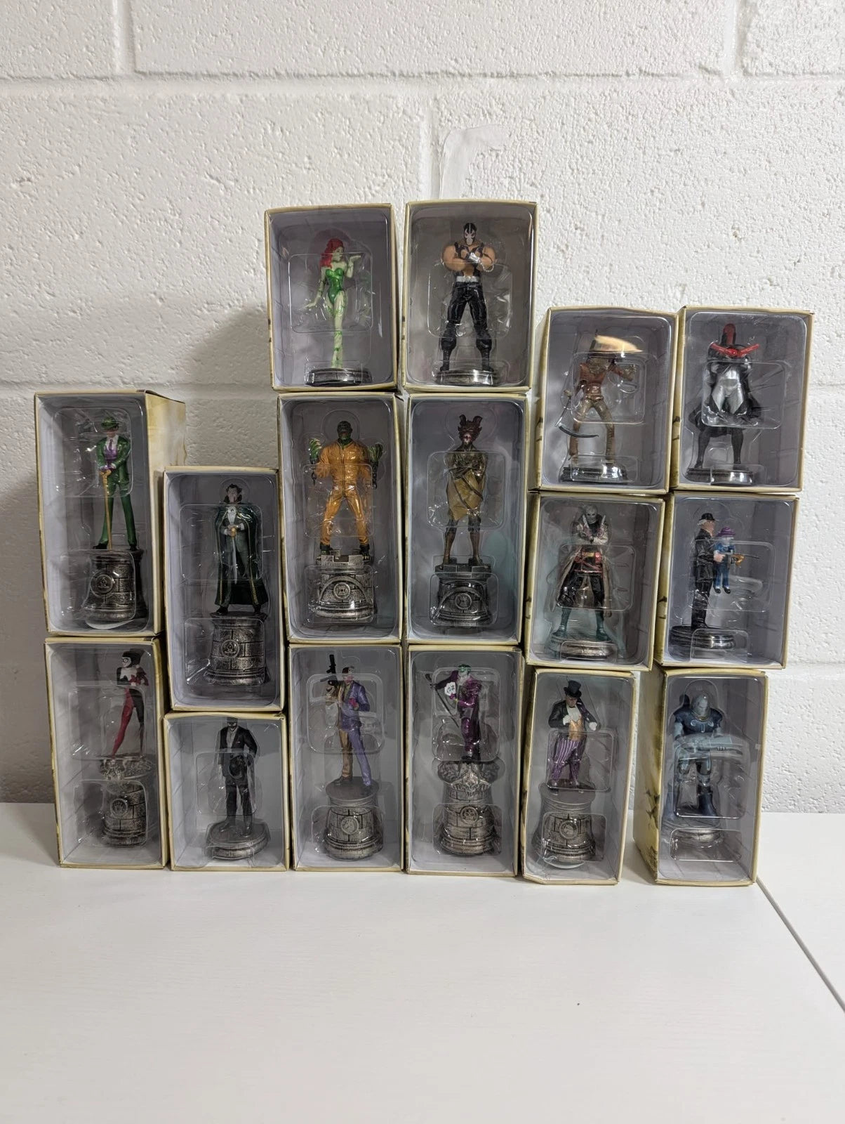 DC Comics Batman Chess Collection Eaglemoss Complete With 32 Pieces/Magazines/Board