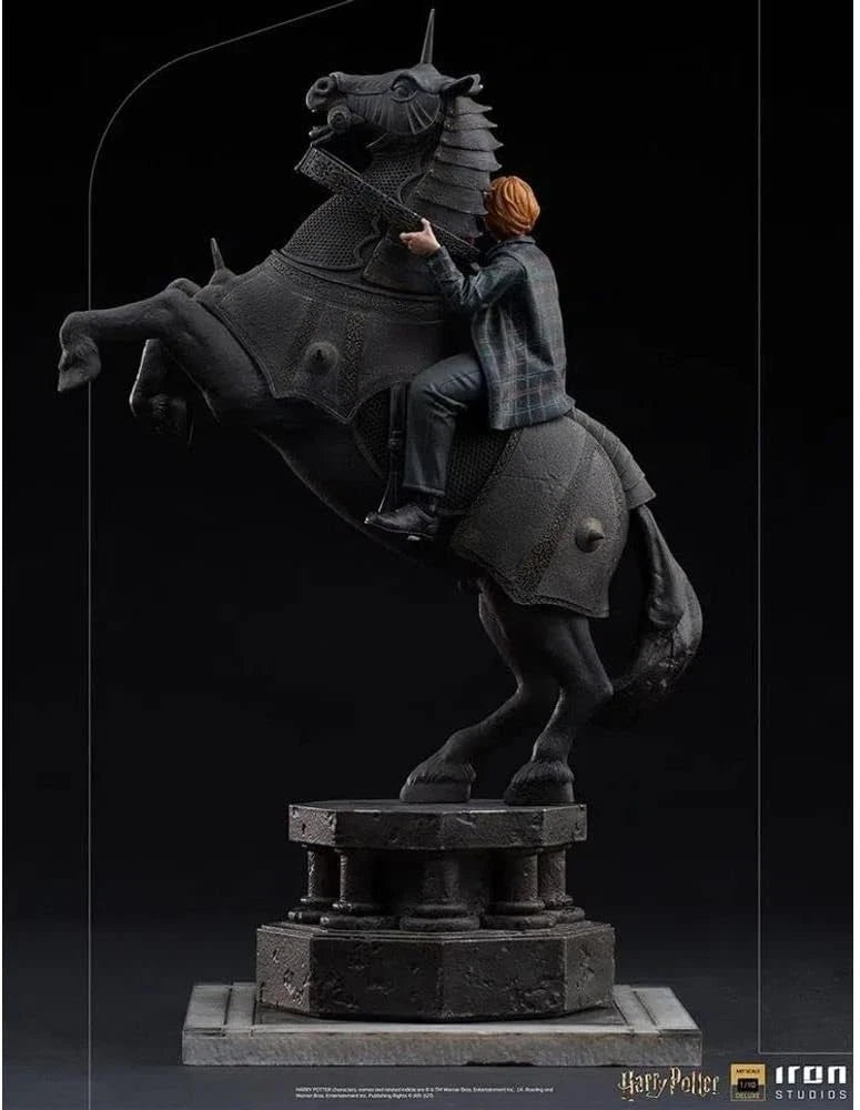 Harry Potter Ron Weasley at the Wizard Chess Iron Studios Deluxe 1/10 Statue