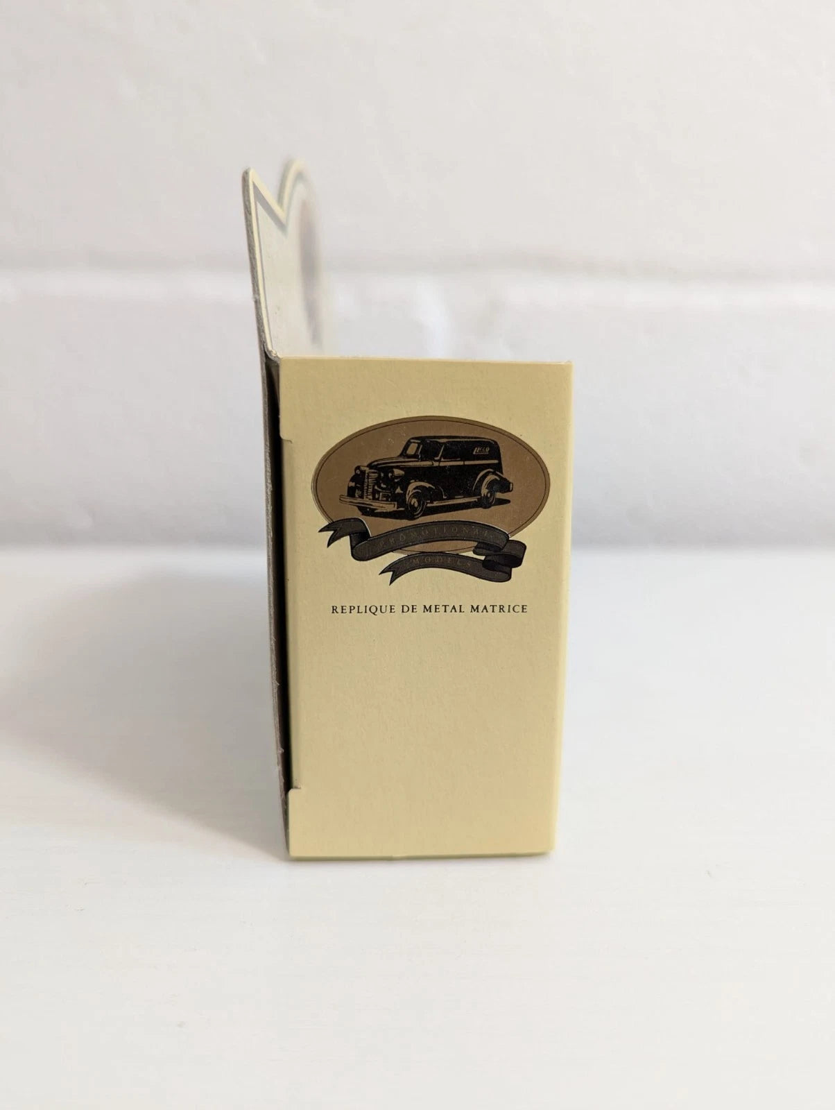 Lledo Promotional Models Liverpool Echo Diecast 1934 Chevrolet Newspaper Van