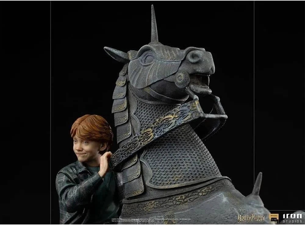 Harry Potter Ron Weasley at the Wizard Chess Iron Studios Deluxe 1/10 Statue