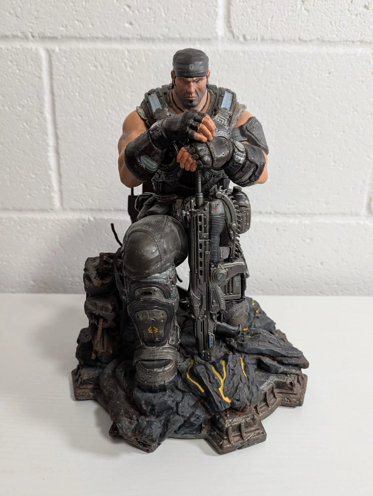 Xbox 360 Gears Of War 3 Epic Edition (Complete With Statue, Game & Extras)