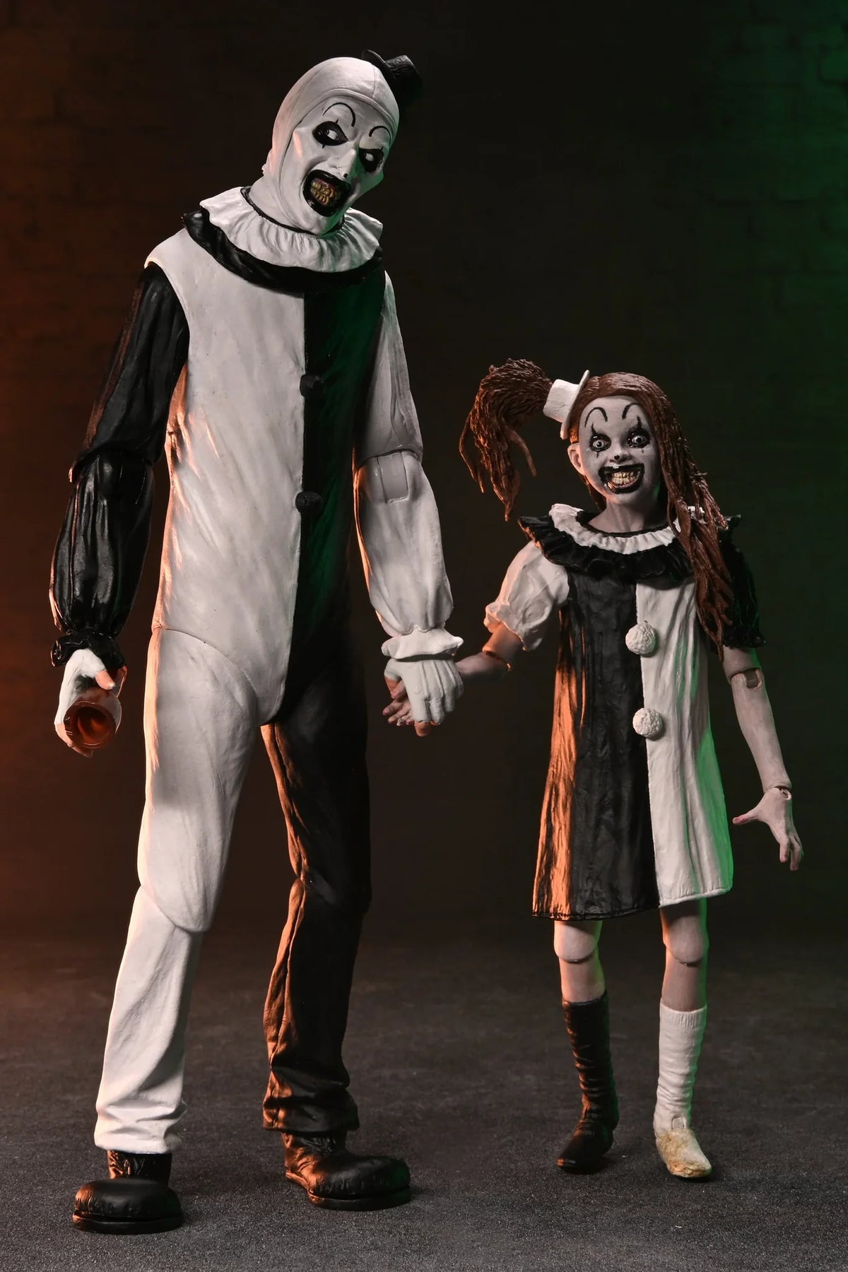 Terrifier 2 Art the Clown & Little Pale Girl NECA 7" Ultimate Action Figure 2-Pack