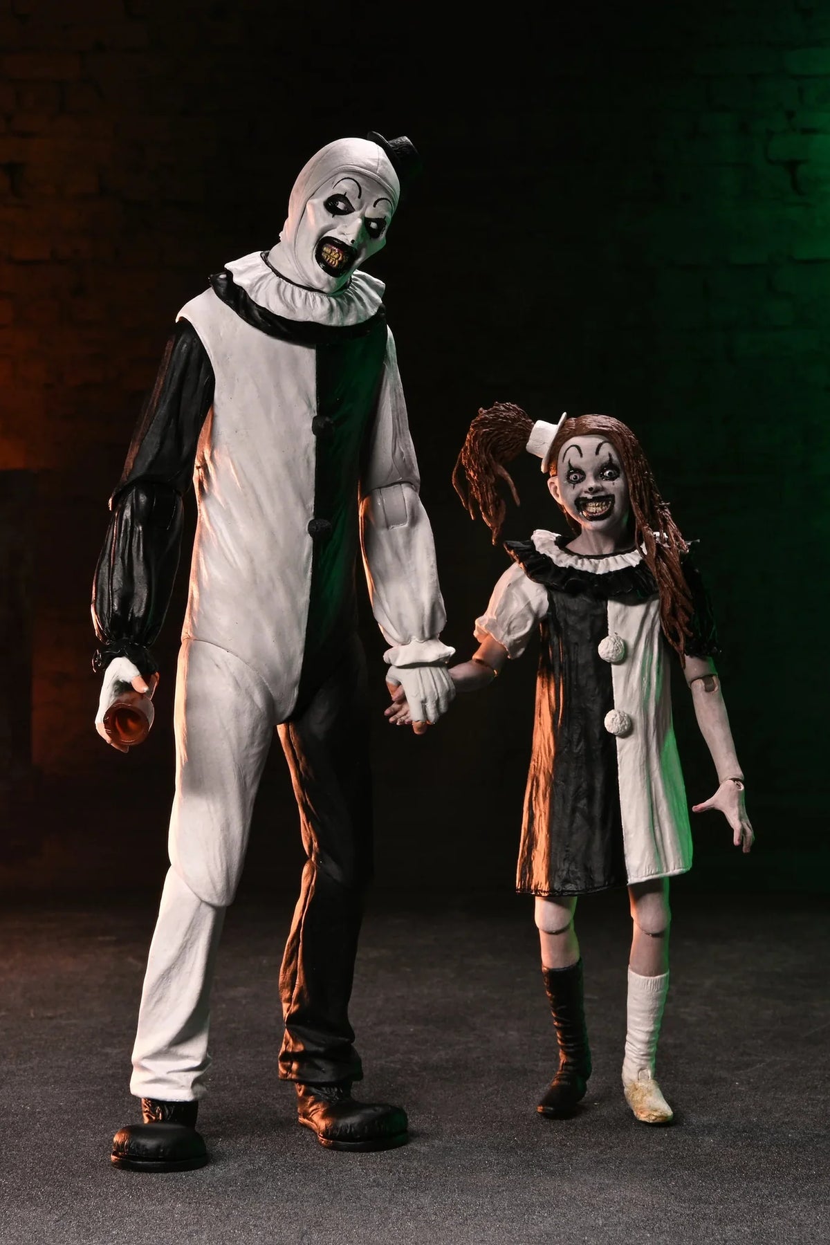 Terrifier 2 Art the Clown & Little Pale Girl NECA 7" Ultimate Action Figure 2-Pack