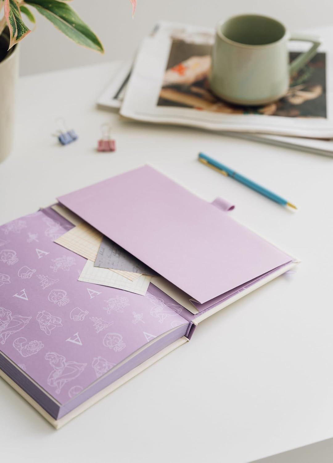 Disney Alice In Wonderland Premium A5 Notebook With Pen