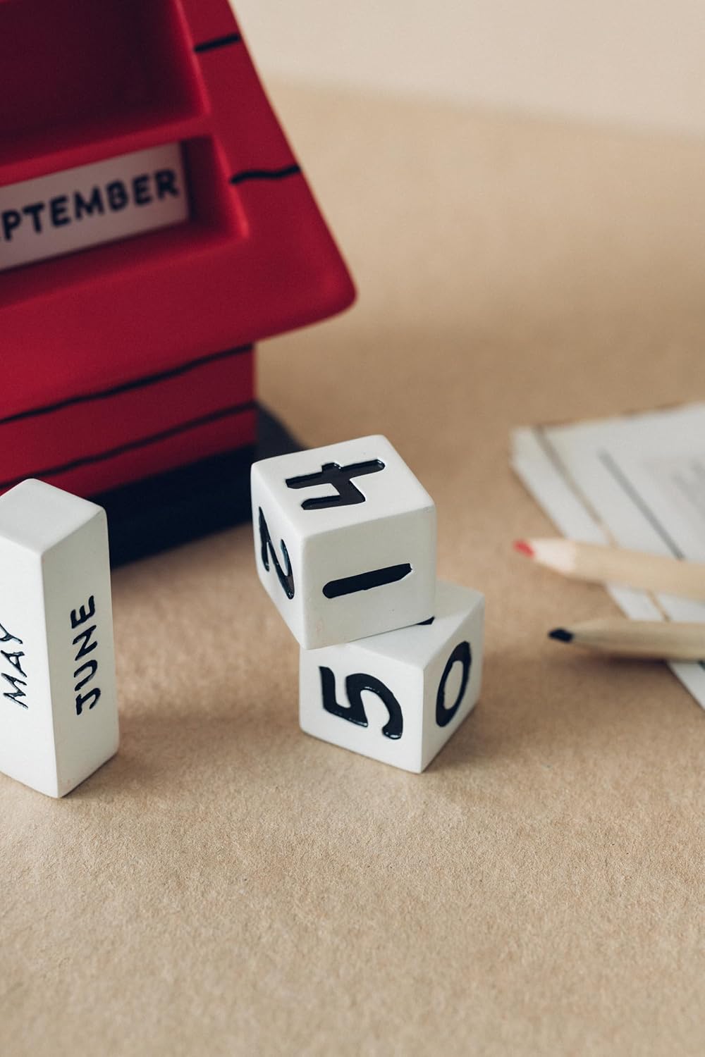 Peanuts Snoopy Doghouse 3D Perpetual Calendar