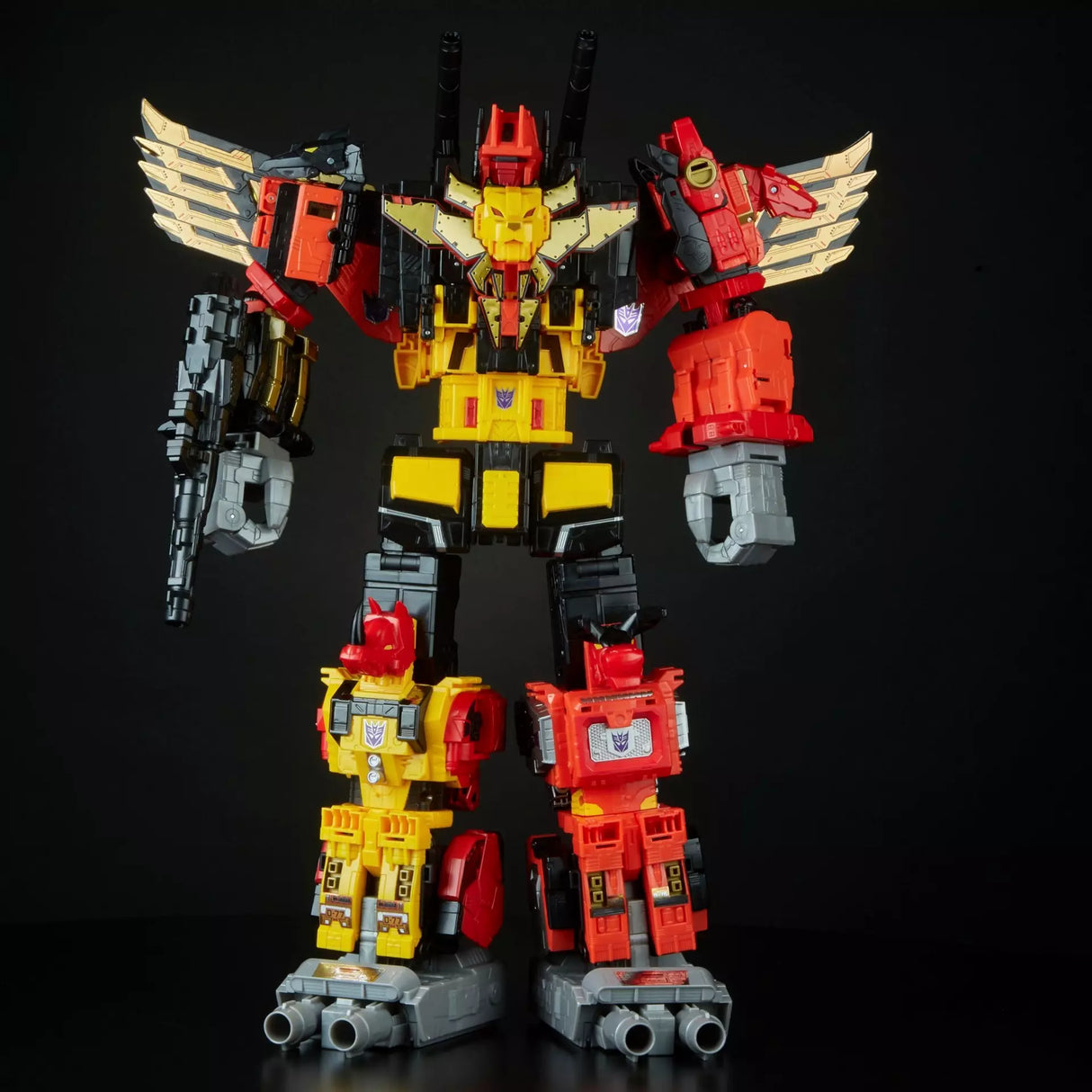 Transformers Power of the Primes Predaking Titan Class Combiner Action Figure Set