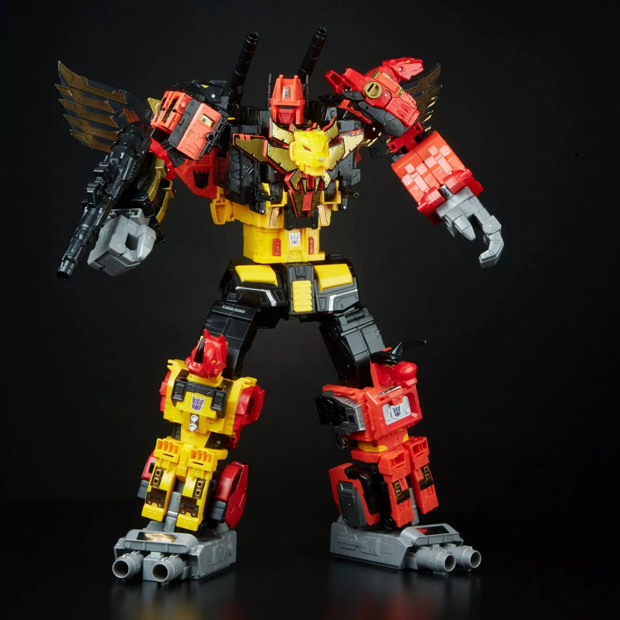 Transformers Power of the Primes Predaking Titan Class Combiner Action Figure Set