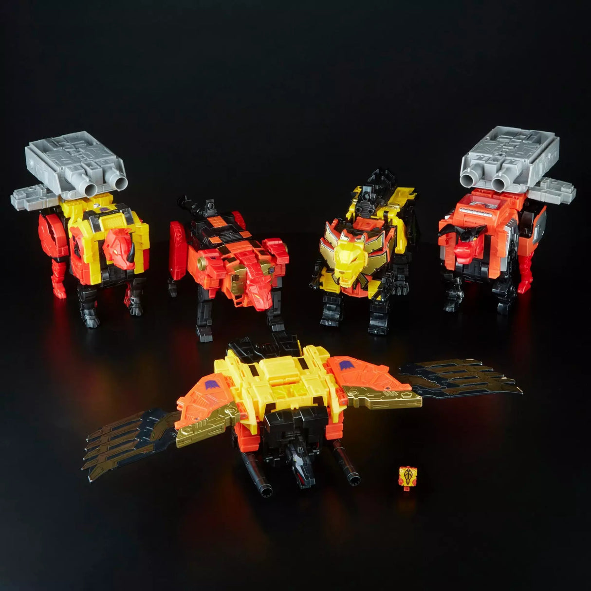 Transformers Power of the Primes Predaking Titan Class Combiner Action Figure Set