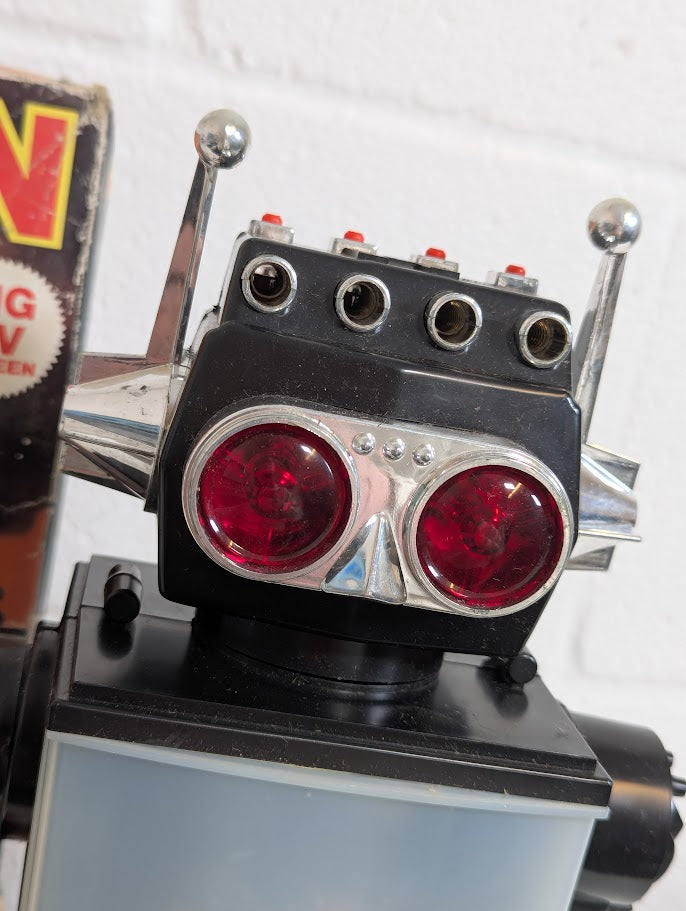 Saturn The 13" Giant Walking Robot Vintage 1981 Electronic Toy