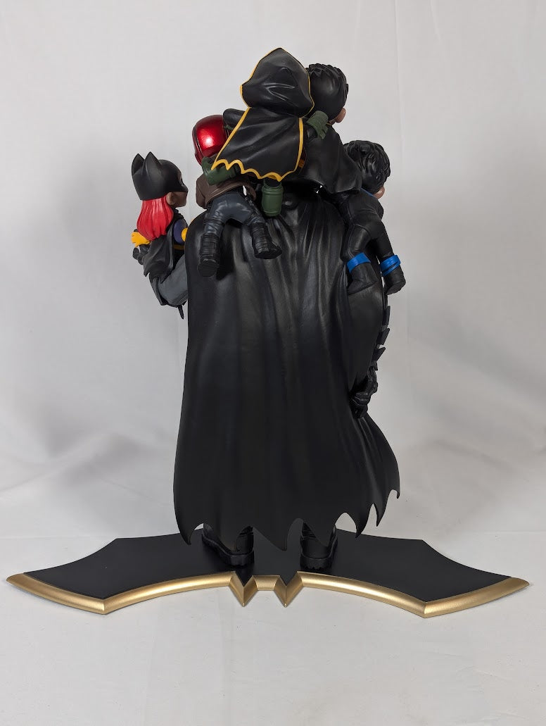 DC Comics Batman Family Q-Master Diorama Statue