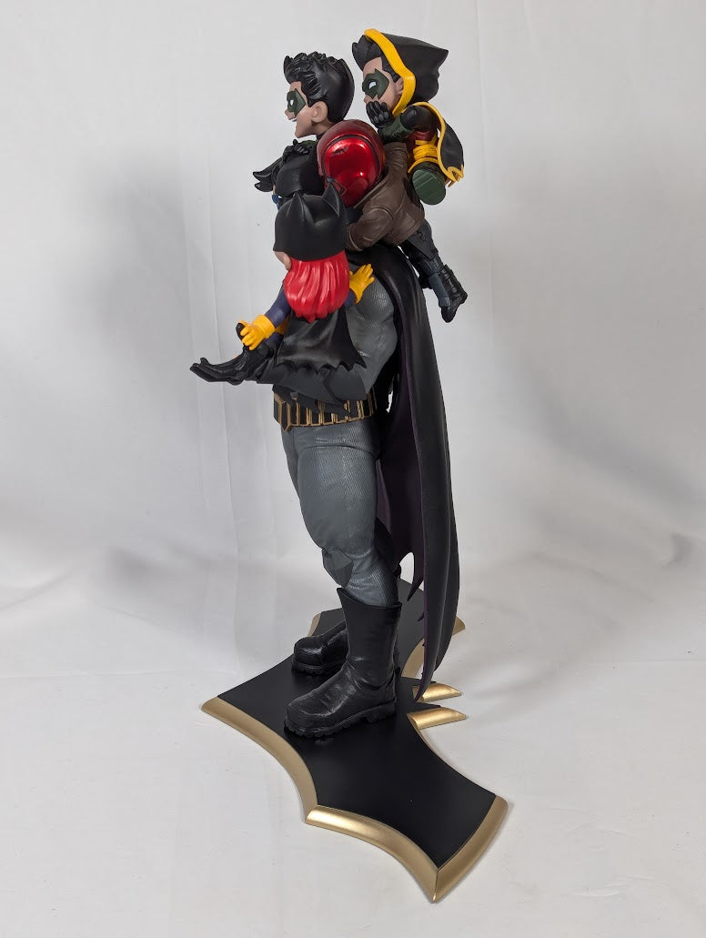 DC Comics Batman Family Q-Master Diorama Statue