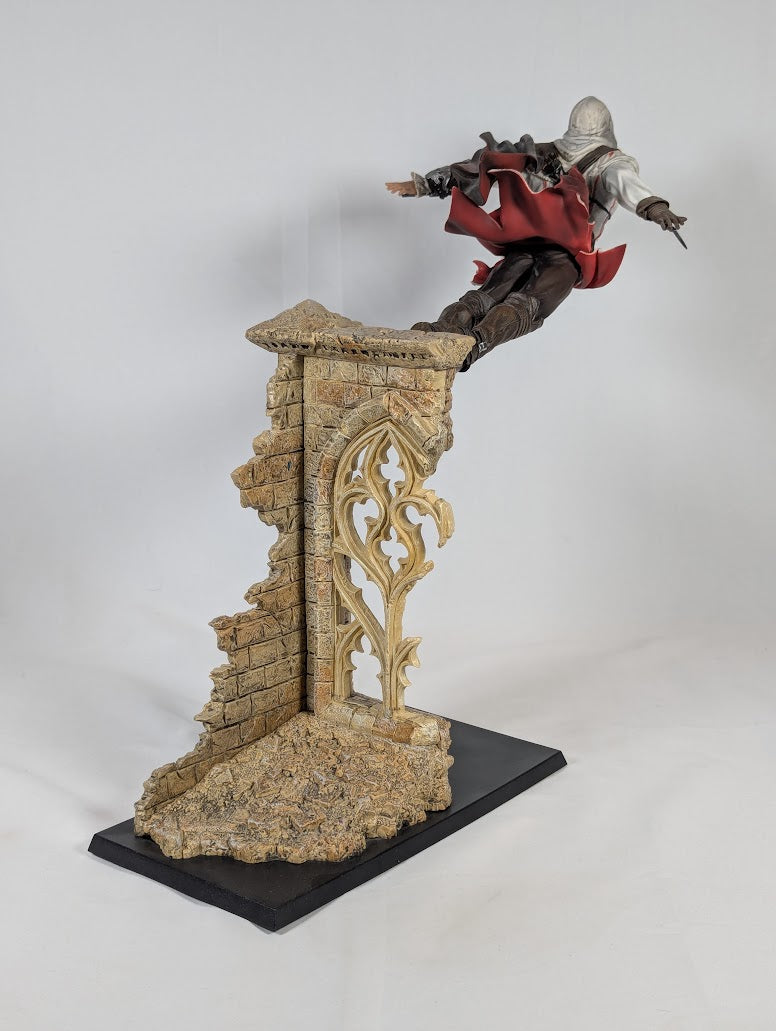 Assassin's Creed II Ezio Leap of Faith Statue (Damaged)