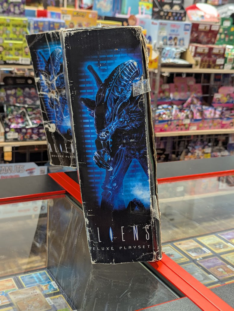 Aliens Deluxe Playset Tree House Kids 2004