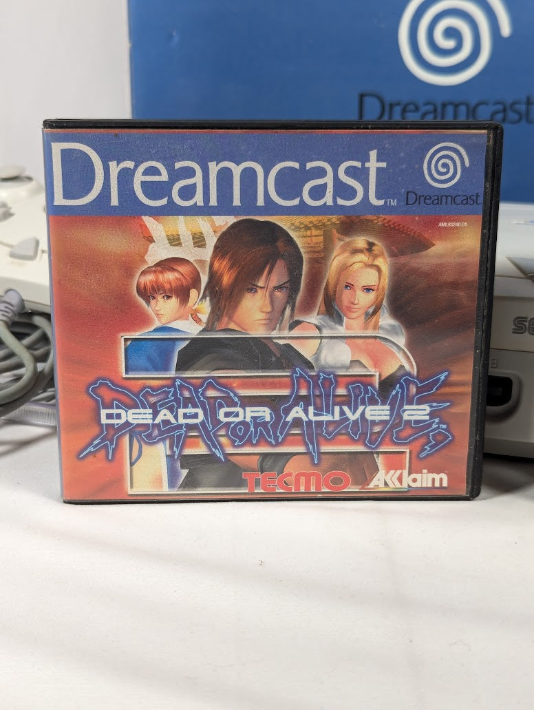 SEGA Dreamcast Console With Box, 2 Controllers, 2 VMUs, Cables, Dreamkey & 2 Games