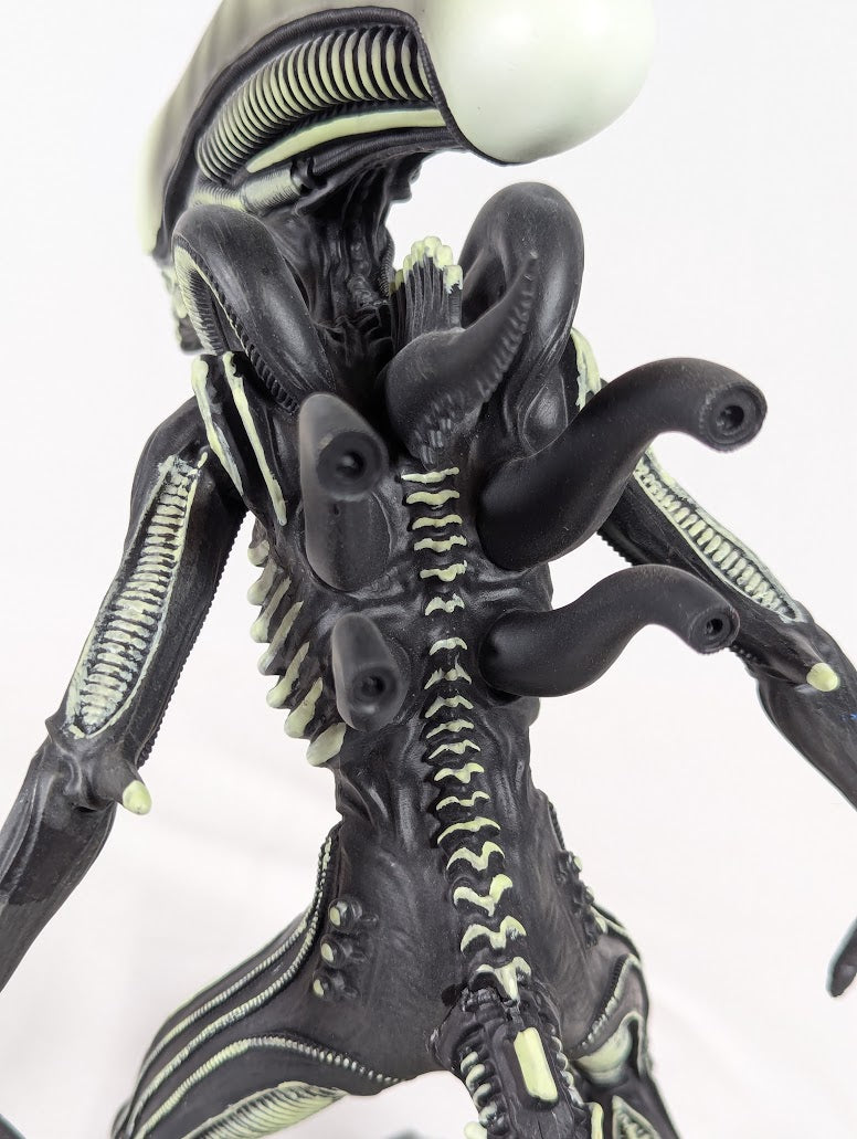 Alien Xenomorph Glow in the Dark Shop Exclusive Variant #2 Eaglemoss Hero Collector Mega Statue Limited Edition 019/200