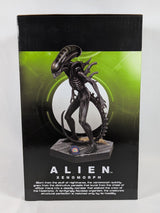 Alien Xenomorph Glow in the Dark Shop Exclusive Variant #2 Eaglemoss Hero Collector Mega Statue Limited Edition 019/200