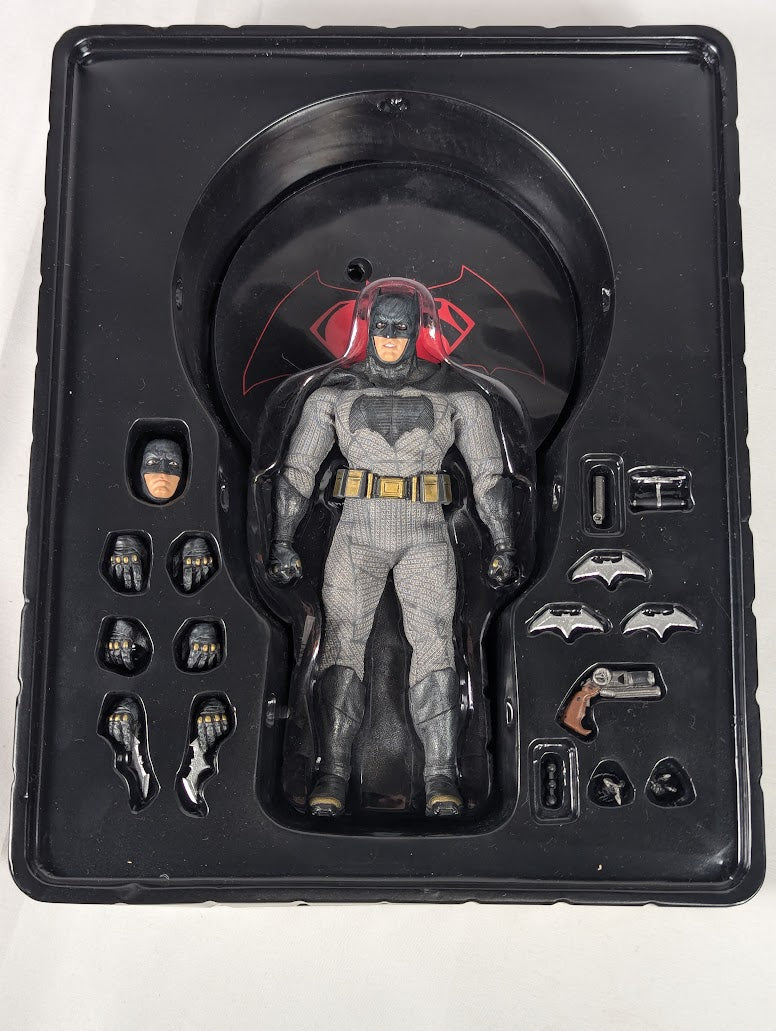 Batman V Superman Dawn of Justice Batman One:12 Collective Mezco Toyz 2016 Action Figure