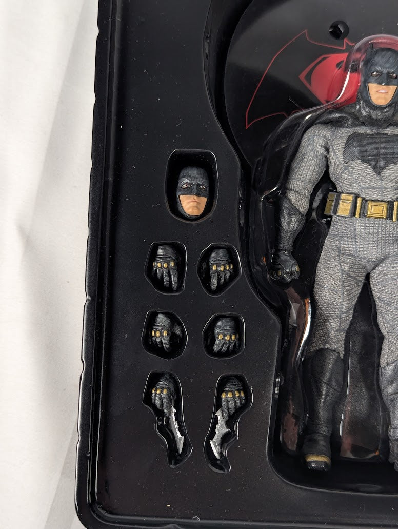 Batman V Superman Dawn of Justice Batman One:12 Collective Mezco Toyz 2016 Action Figure