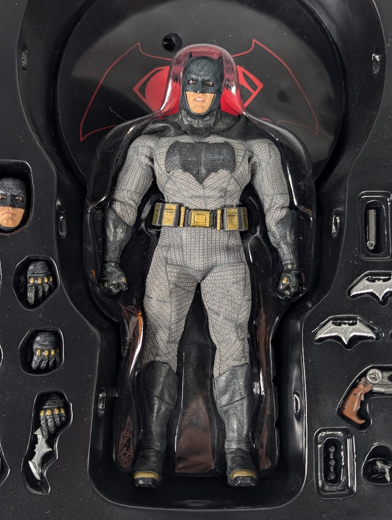 Batman V Superman Dawn of Justice Batman One:12 Collective Mezco Toyz 2016 Action Figure