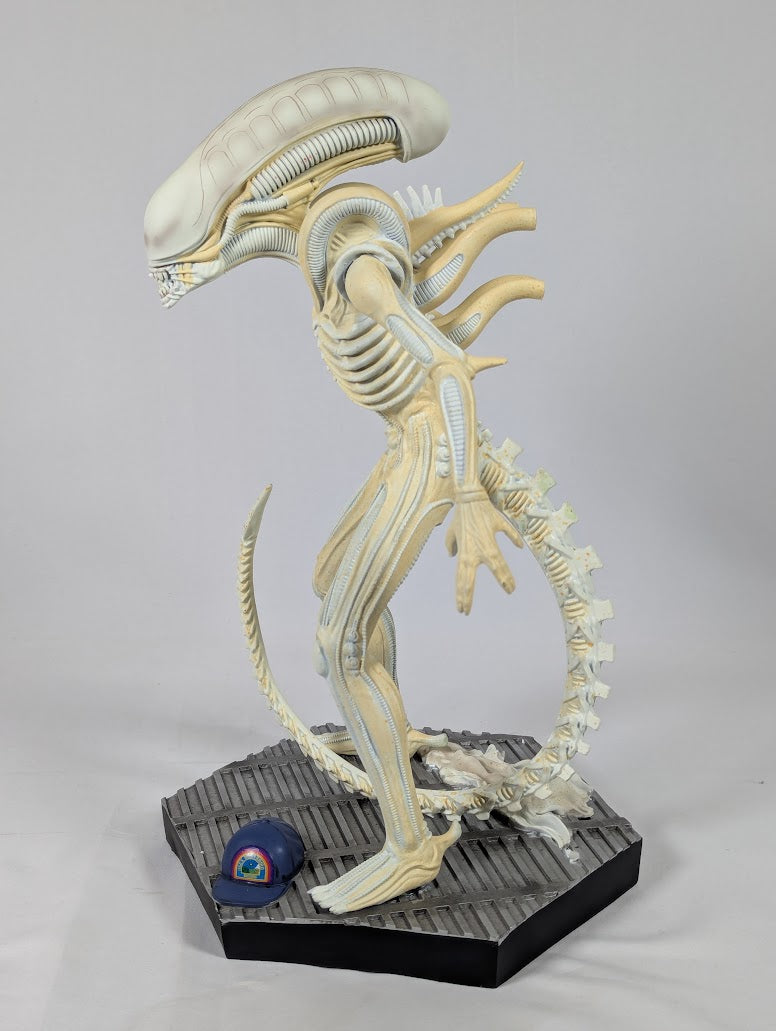 Alien Xenomorph Glow in the Dark Comic Con Exclusive Variant #1 Eaglemoss Hero Collector Mega Statue Limited Edition 169/200