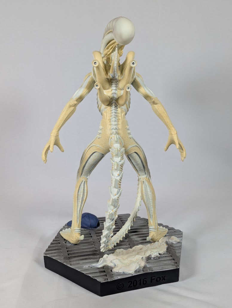 Alien Xenomorph Glow in the Dark Comic Con Exclusive Variant #1 Eaglemoss Hero Collector Mega Statue Limited Edition 169/200
