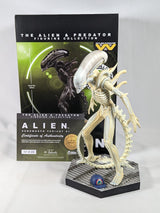 Alien Xenomorph Glow in the Dark Comic Con Exclusive Variant #1 Eaglemoss Hero Collector Mega Statue Limited Edition 157/200