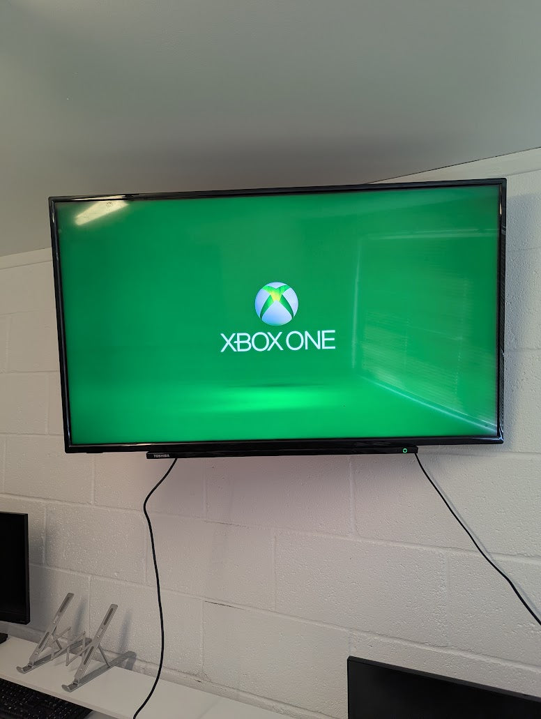Xbox One S 500GB Console Bundle With Controller & Halo 5 Guardians (No Box)