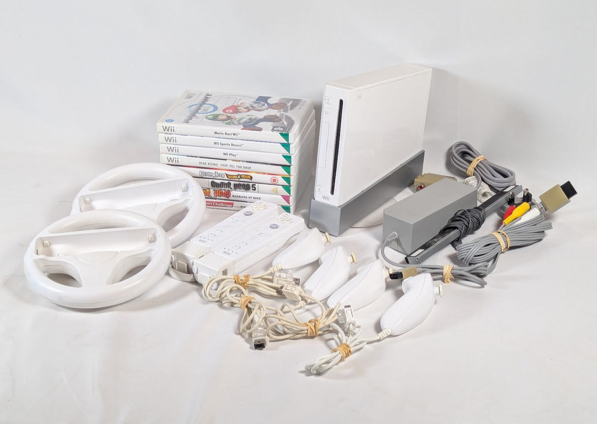 Nintendo Wii Console Bundle With 8 Games & Accessories (No Box)
