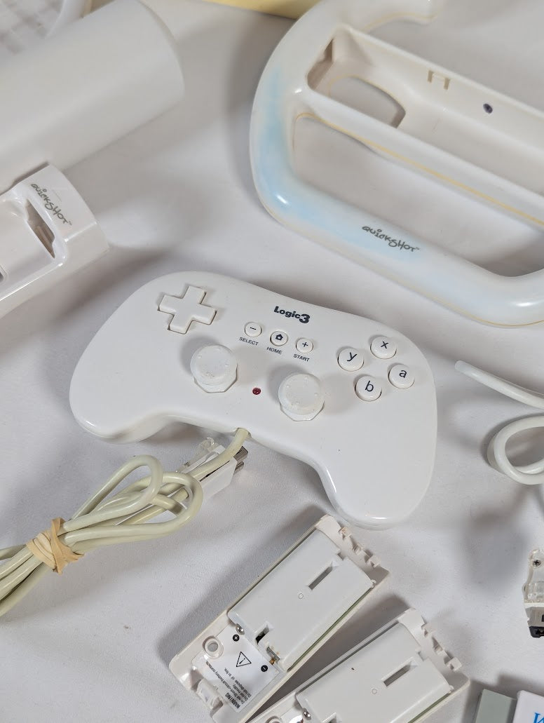 Nintendo Wii Console Bundle With 8 Games & Accessories (No Box)